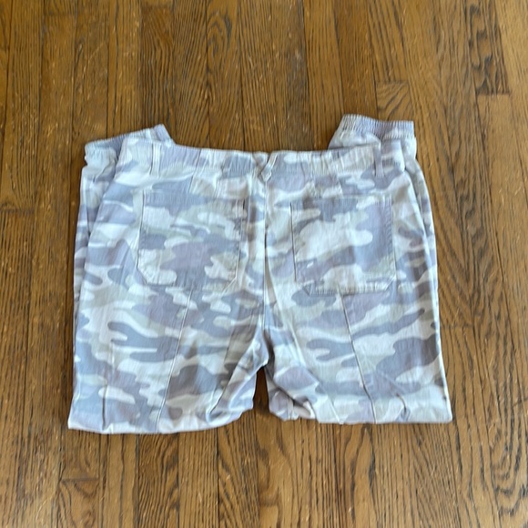 NWOT Democracy “Ab”solution camouflage joggers. Size 14 - Picture 4 of 7